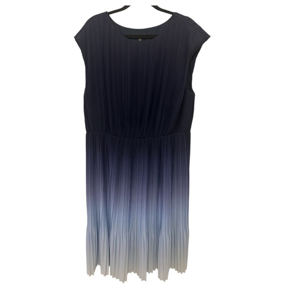 Banana Republic Ombre Blue Dress - Picture 2 of 9